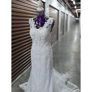JJ's House NWT Size 8 Trumpet/Mermaid Lacy Court Train Wedding Dress